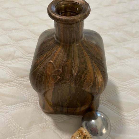 Unique acrylic poured tequila bottle - Picture 4 of 7